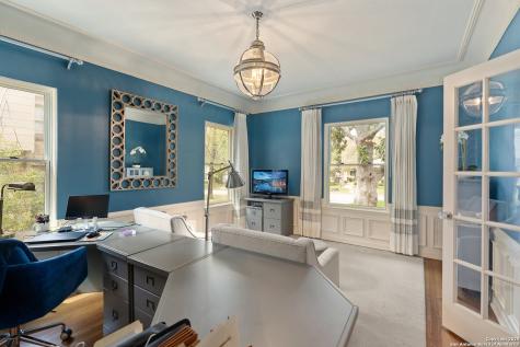 118 Brittany Olmos Park TX 78212