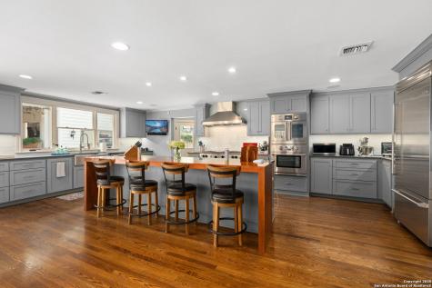 118 Brittany Olmos Park TX 78212