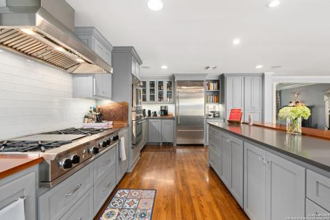 118 Brittany Olmos Park TX 78212