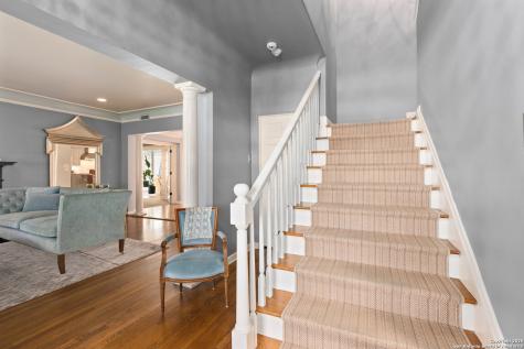 118 Brittany Olmos Park TX 78212