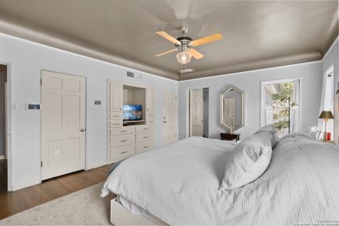 118 Brittany Olmos Park TX 78212