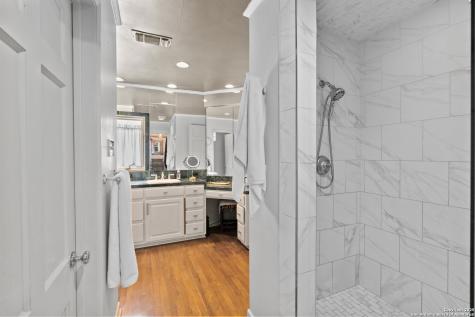 118 Brittany Olmos Park TX 78212