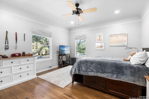 118 Brittany Olmos Park TX 78212