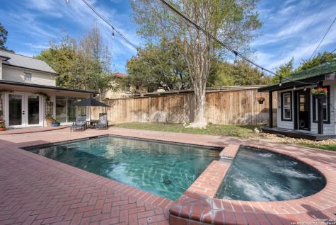 118 Brittany Olmos Park TX 78212