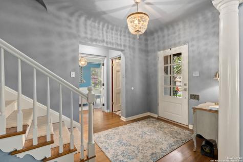 118 Brittany Olmos Park TX 78212