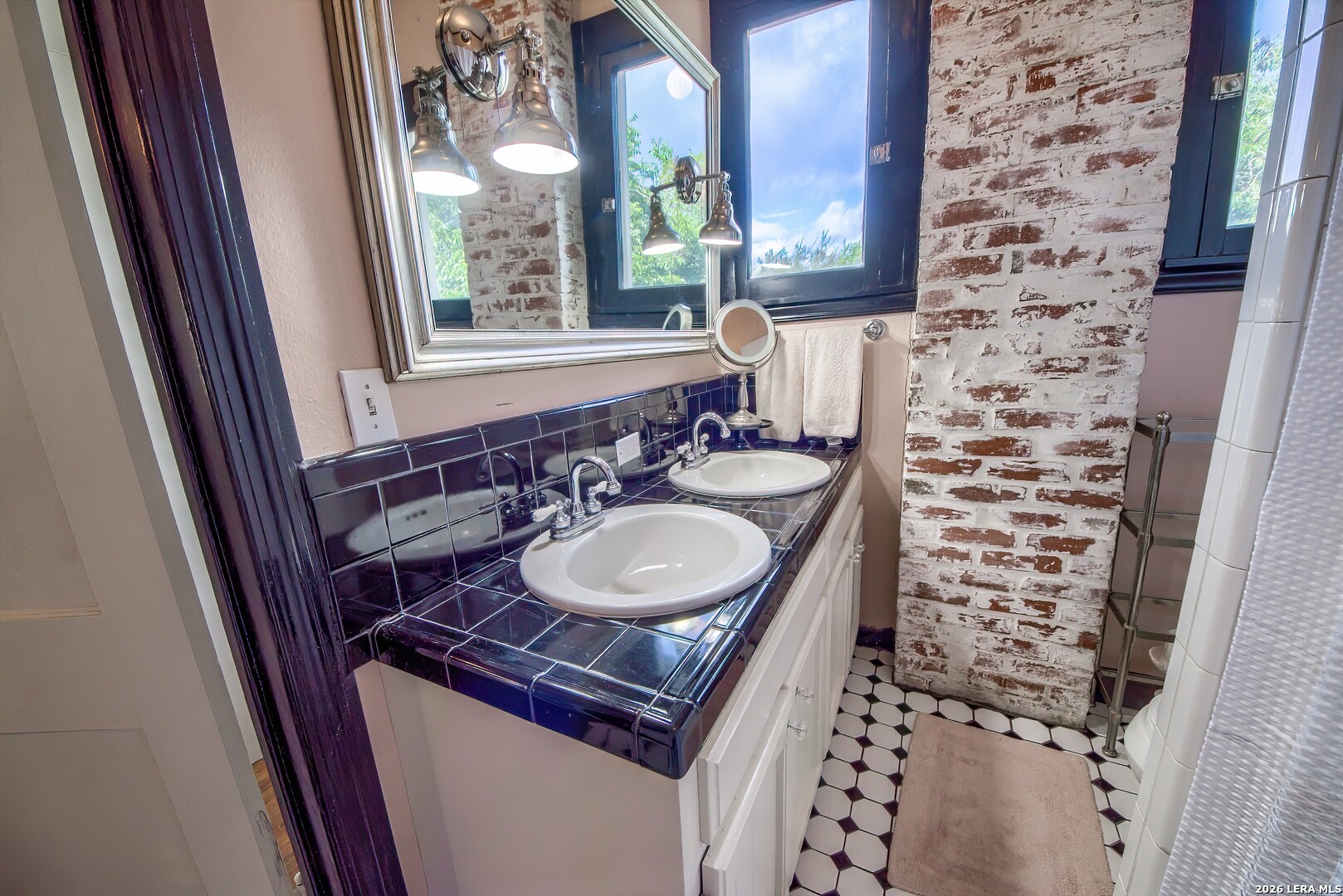 318 W Huisache Avenue San Antonio TX 78212