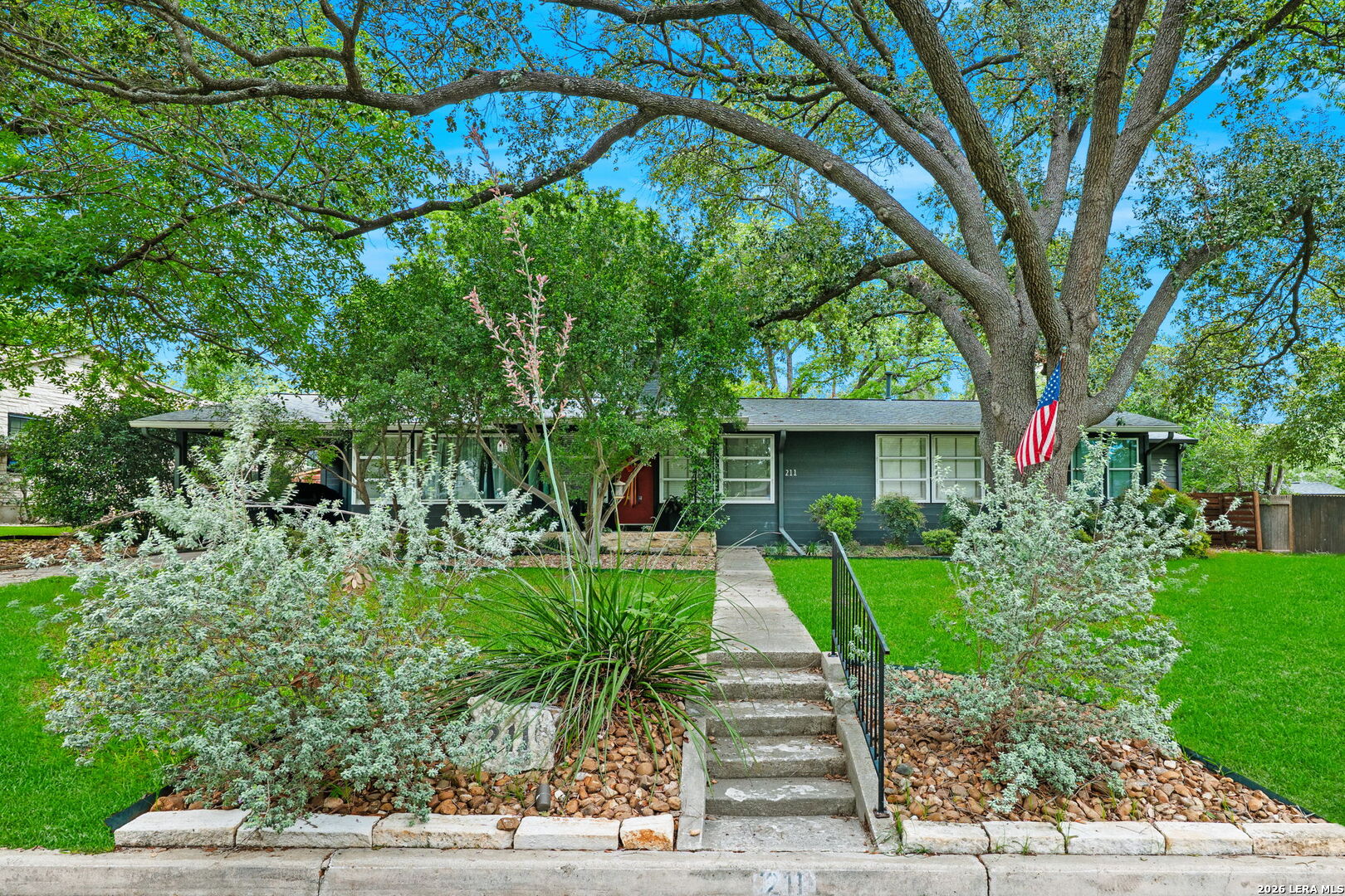 211 Robinhood Place San Antonio TX 78209