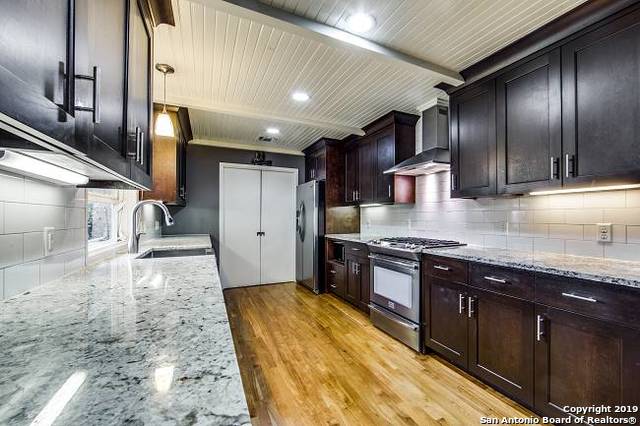 211 Robinhood Place San Antonio TX 78209