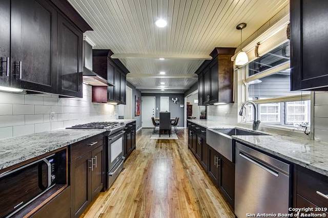211 Robinhood Place San Antonio TX 78209