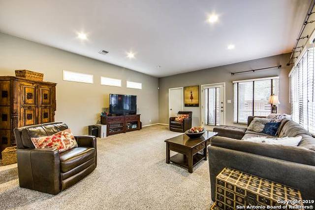 211 Robinhood Place San Antonio TX 78209