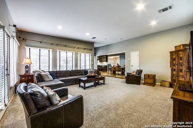 211 Robinhood Place San Antonio TX 78209
