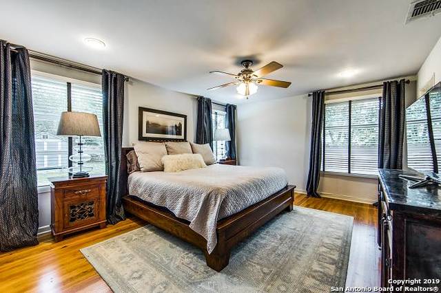 211 Robinhood Place San Antonio TX 78209