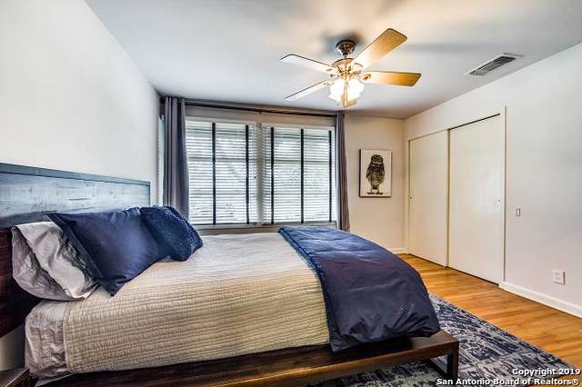 211 Robinhood Place San Antonio TX 78209