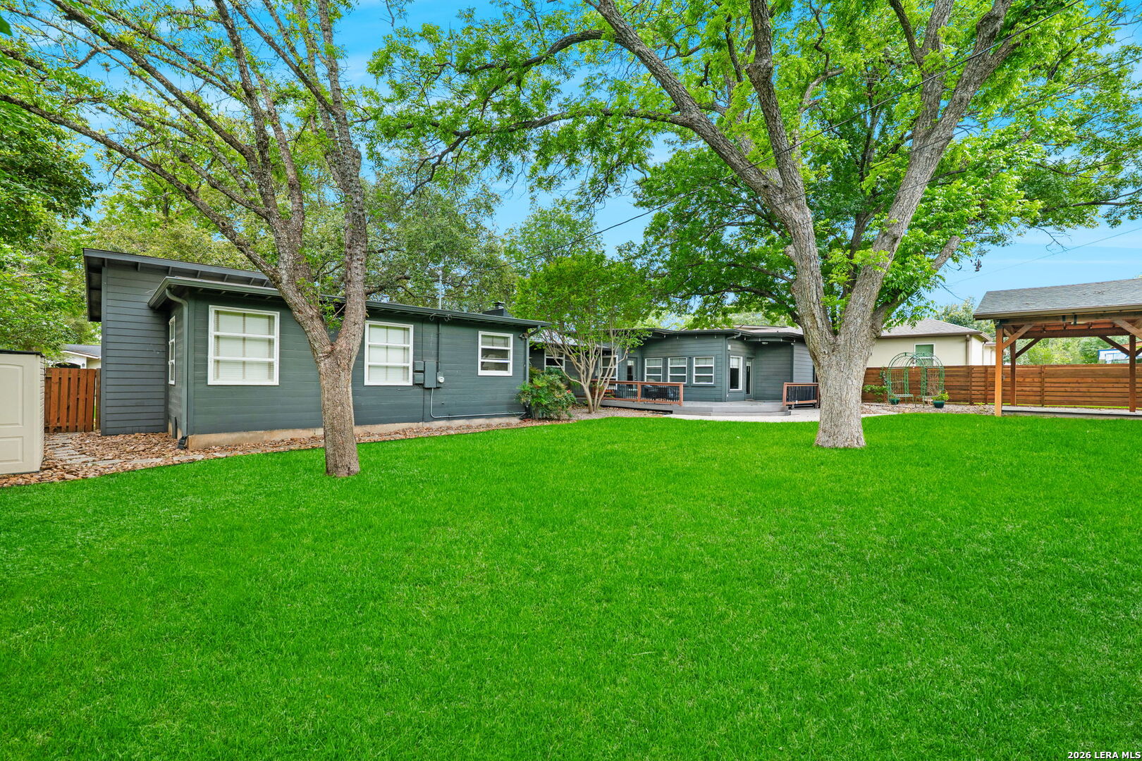 211 Robinhood Place San Antonio TX 78209
