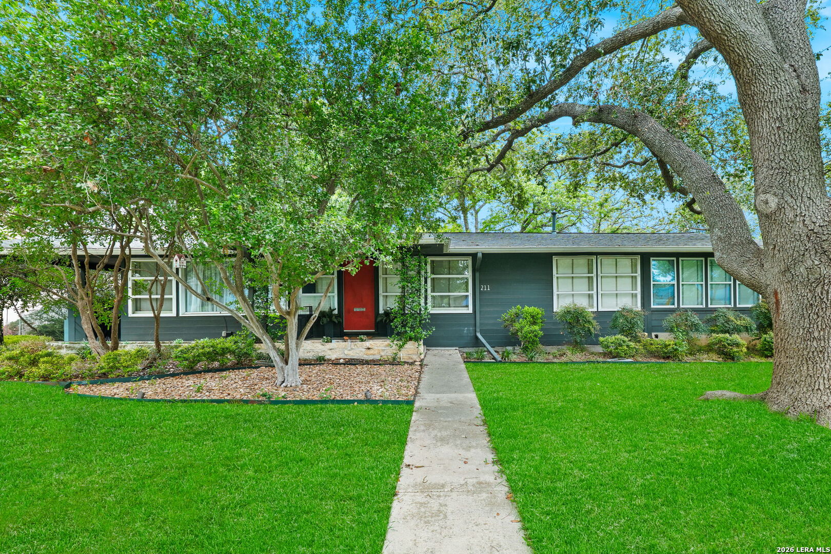 211 Robinhood Place San Antonio TX 78209