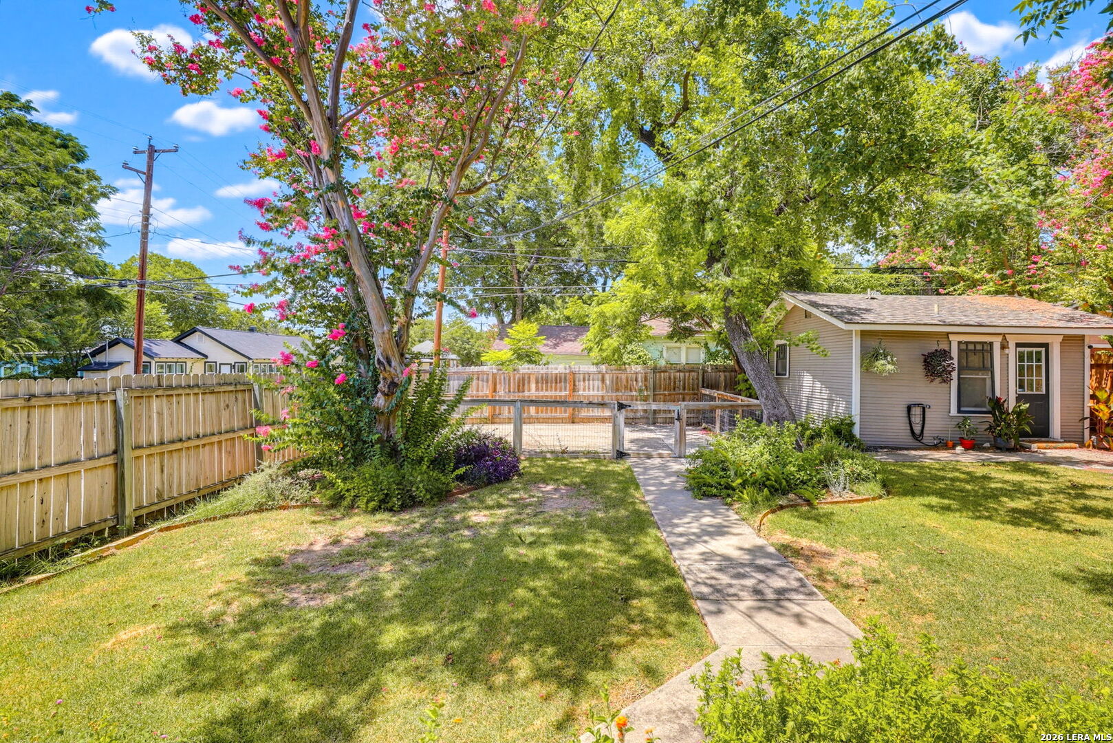 1145 W Mistletoe Avenue San Antonio TX 78201