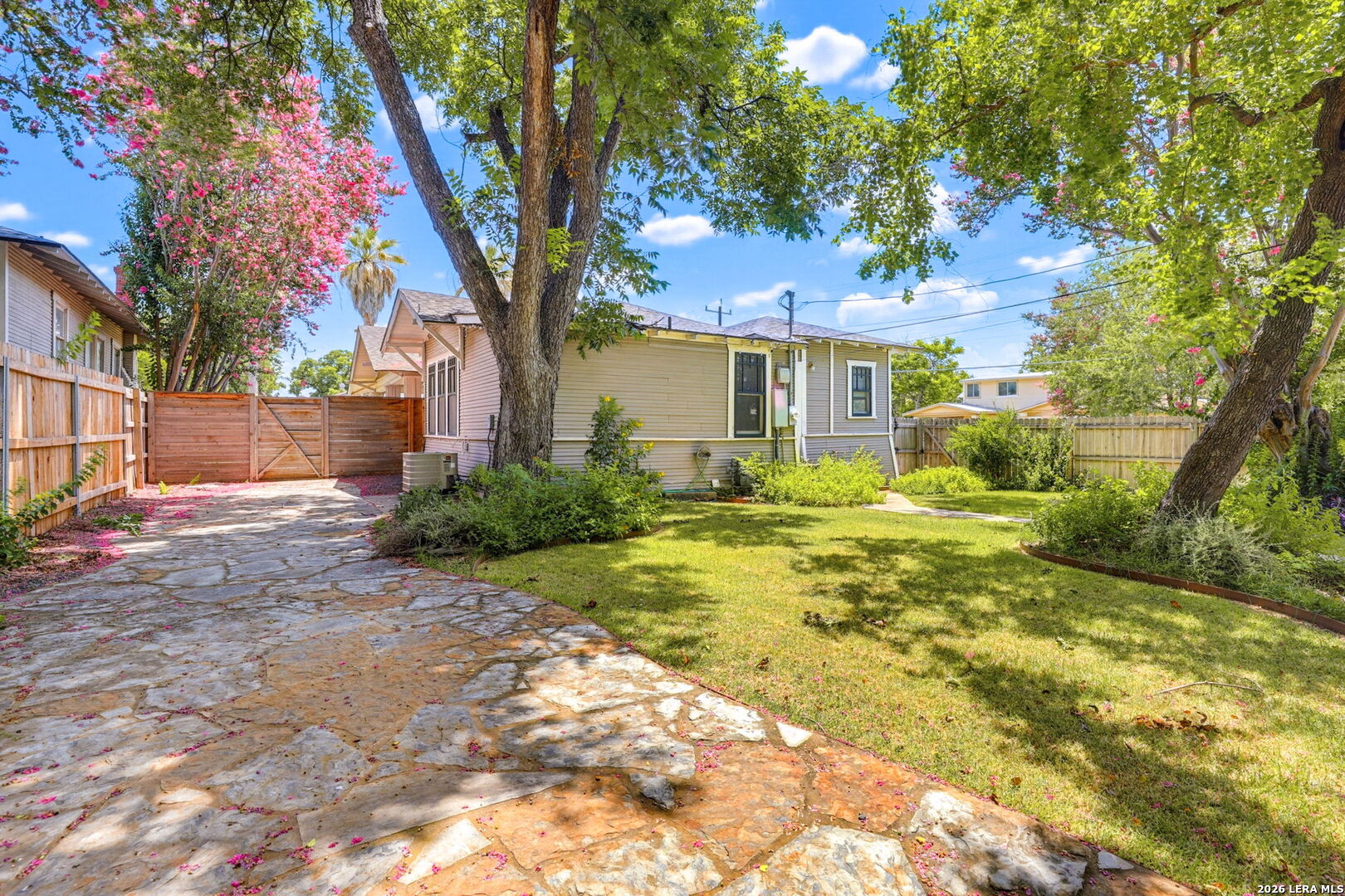 1145 W Mistletoe Avenue San Antonio TX 78201