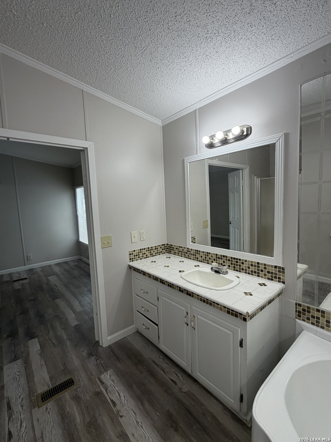 932 Wild Persimmon San Antonio TX 78245