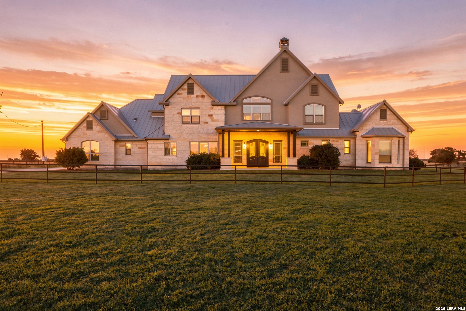 1384 County Road 532 Hondo TX 78861