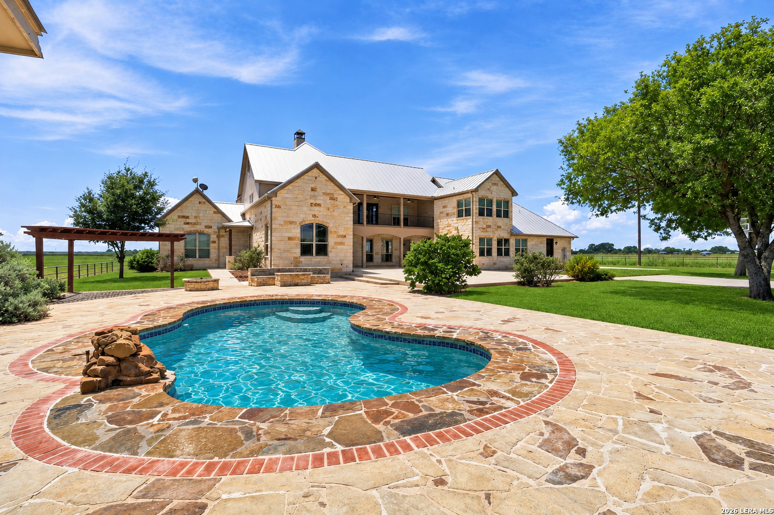 1384 County Road 532 Hondo TX 78861