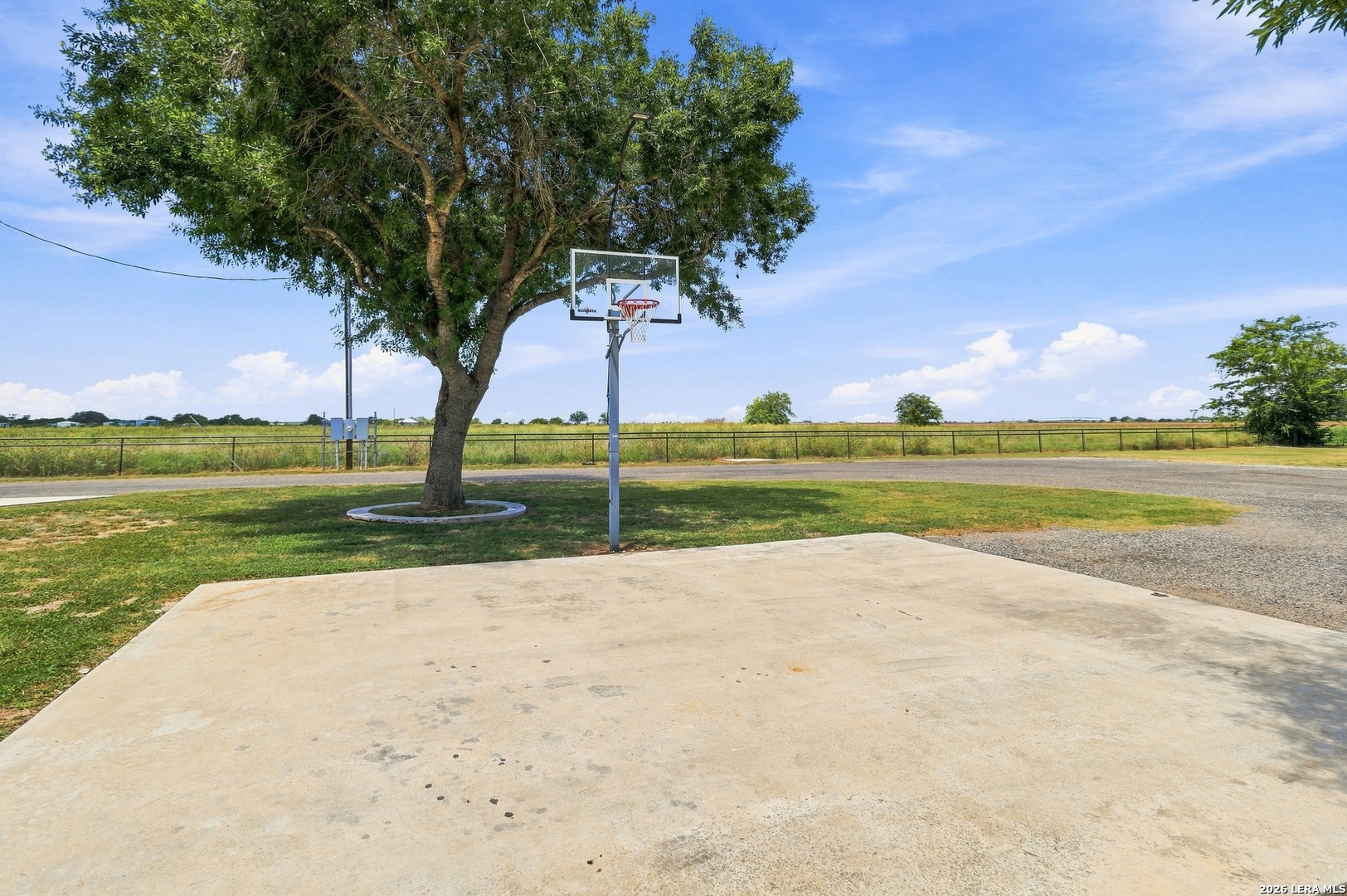 1384 County Road 532 Hondo TX 78861