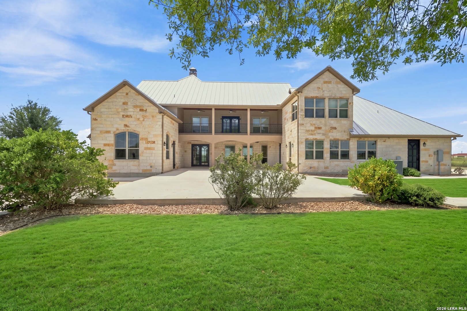 1384 County Road 532 Hondo TX 78861