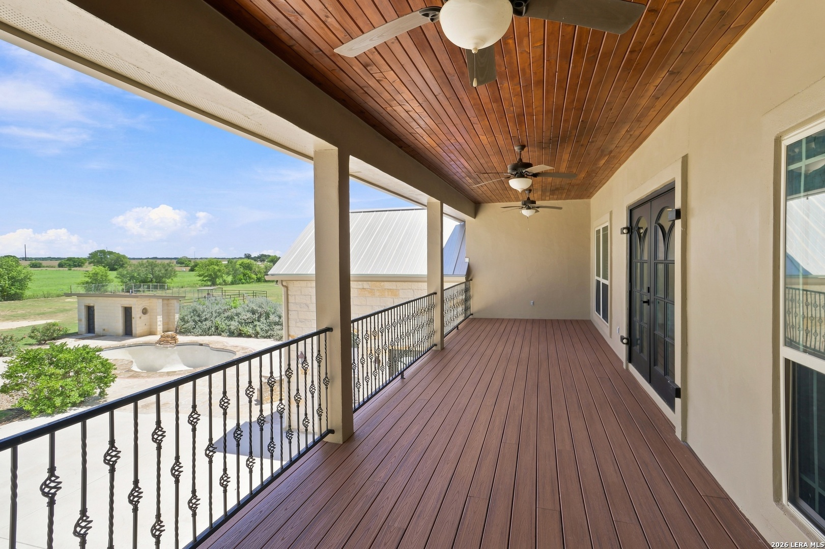 1384 County Road 532 Hondo TX 78861