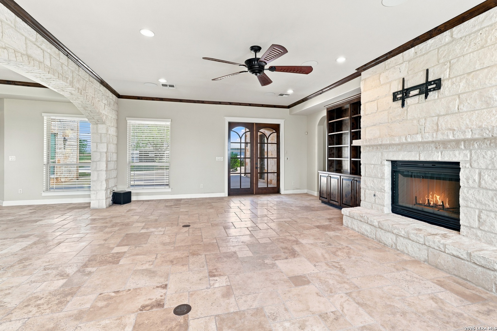 1384 County Road 532 Hondo TX 78861