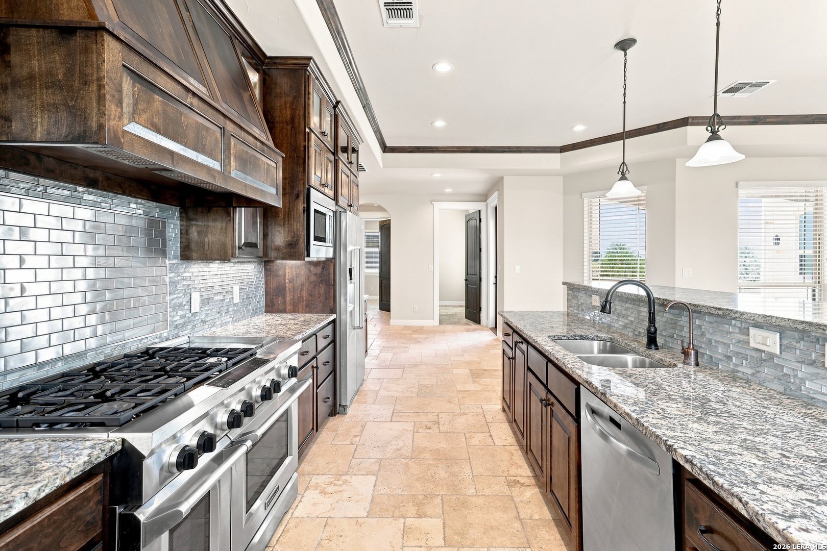 1384 County Road 532 Hondo TX 78861