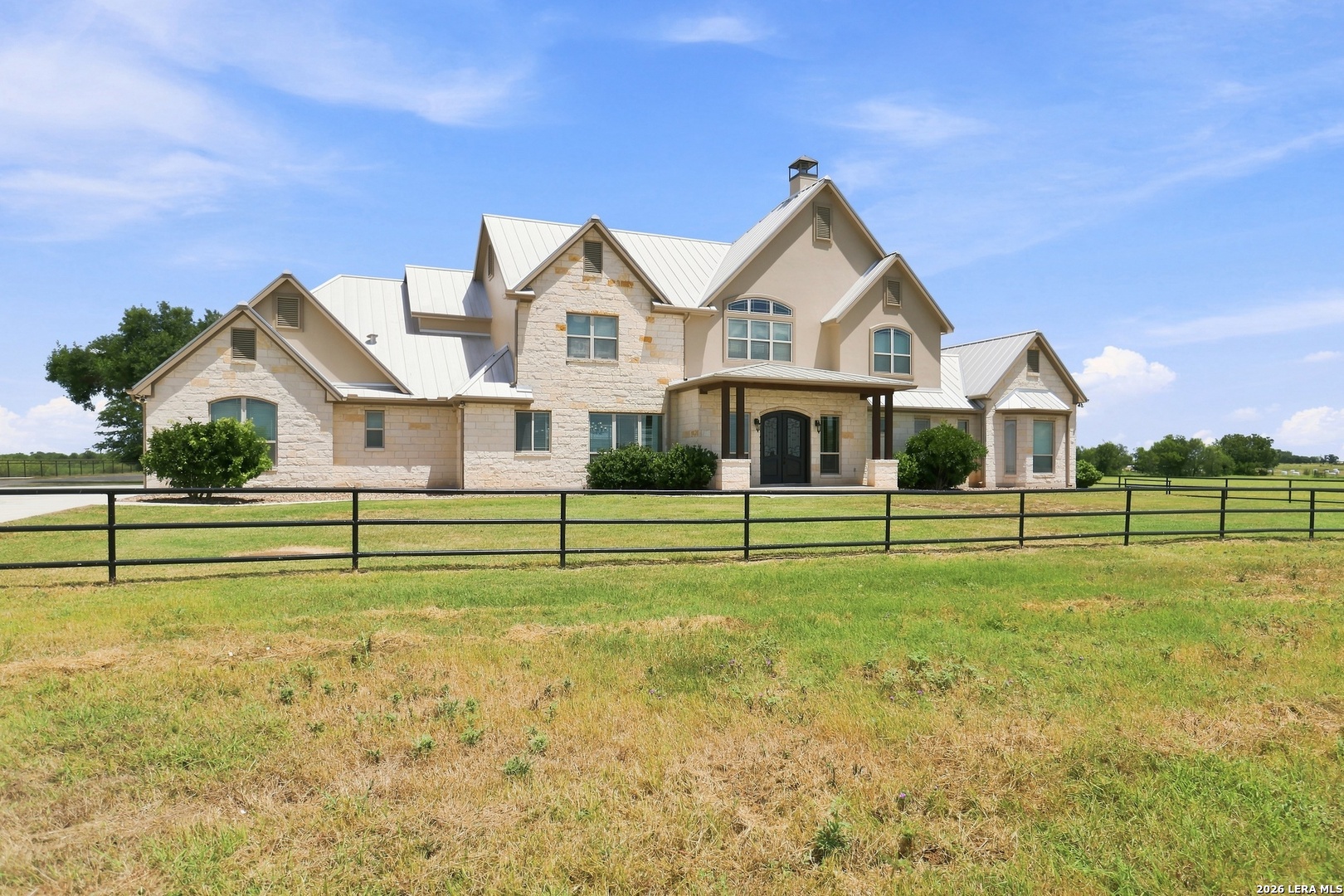 1384 County Road 532 Hondo TX 78861