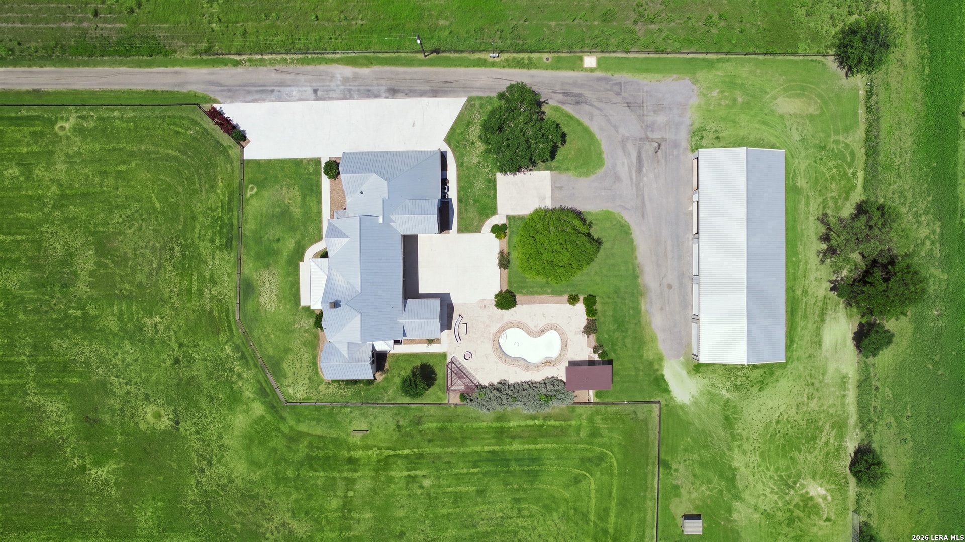1384 County Road 532 Hondo TX 78861