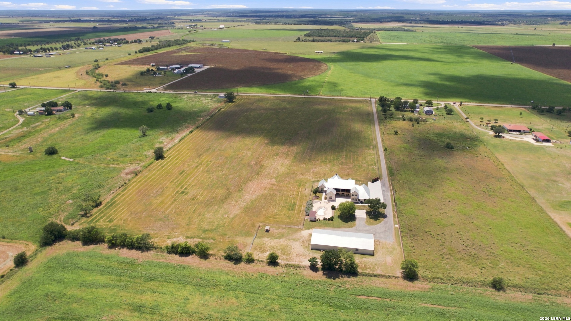 1384 County Road 532 Hondo TX 78861
