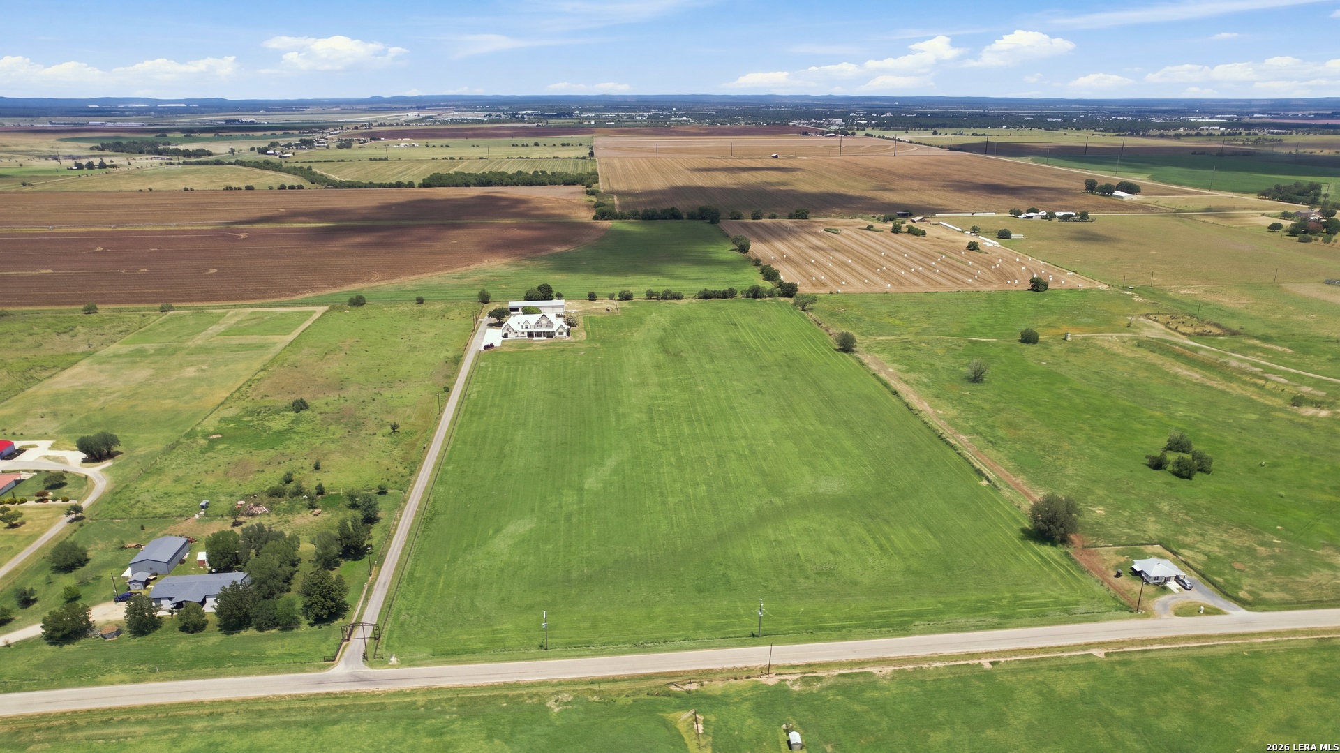 1384 County Road 532 Hondo TX 78861