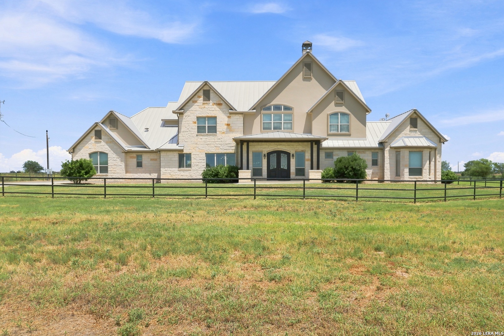 1384 County Road 532 Hondo TX 78861