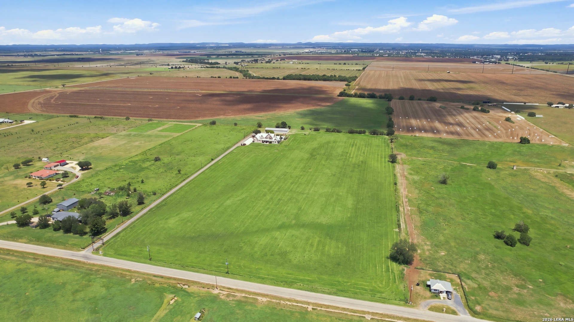 1384 County Road 532 Hondo TX 78861