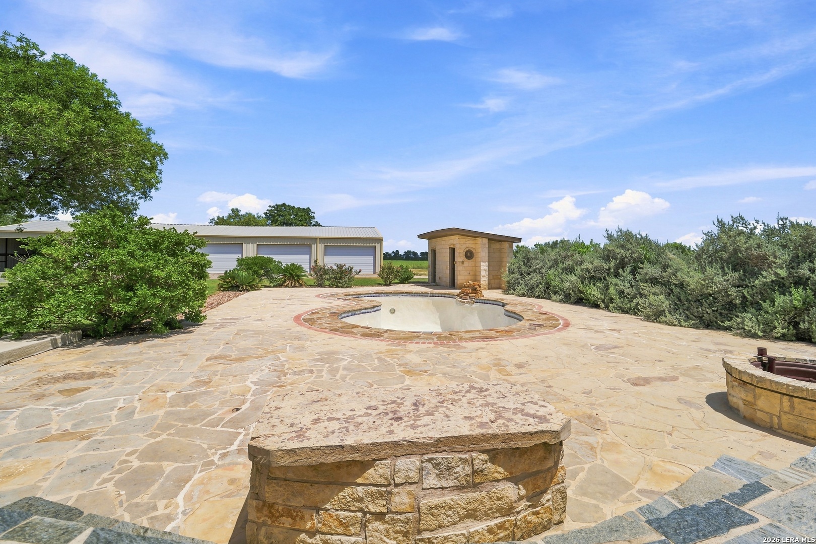 1384 County Road 532 Hondo TX 78861