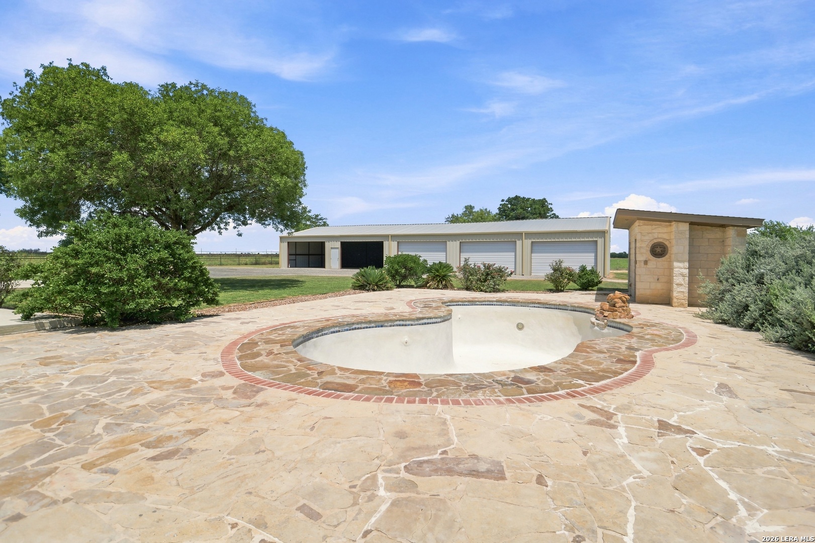 1384 County Road 532 Hondo TX 78861