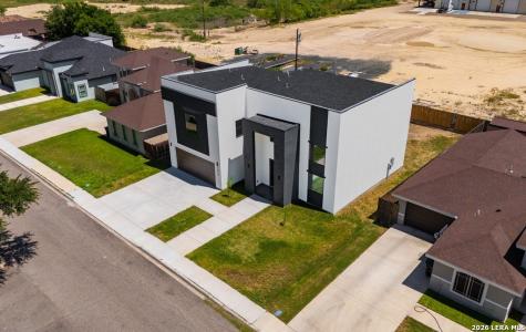 2626 Las Cimas Drive Eagle Pass TX 78552