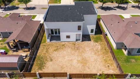 2626 Las Cimas Drive Eagle Pass TX 78552