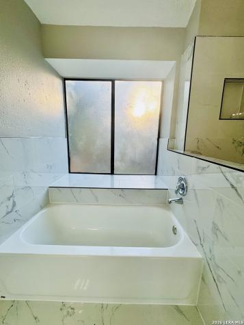 11858 Amy Frances San Antonio TX 78253