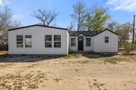 362 Avenue J Poteet TX 78065