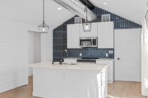 362 Avenue J Poteet TX 78065