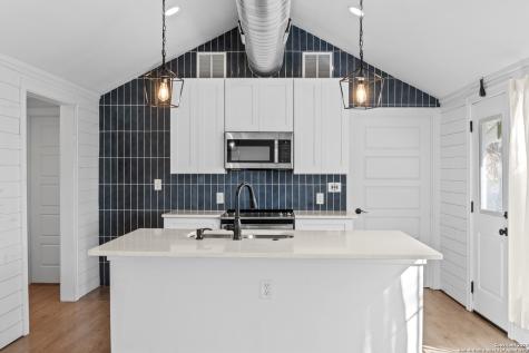 362 Avenue J Poteet TX 78065