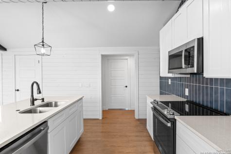 362 Avenue J Poteet TX 78065
