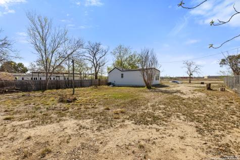 362 Avenue J Poteet TX 78065