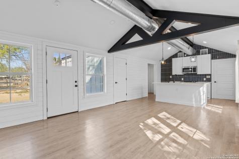 362 Avenue J Poteet TX 78065
