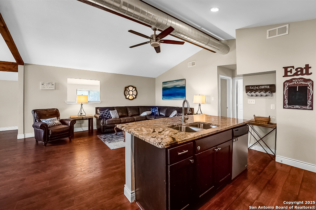 707 Park Shores Canyon Lake TX 78133