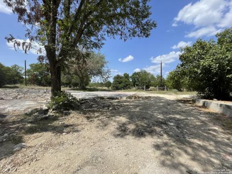 736 Goliad Road Floresville TX 78114