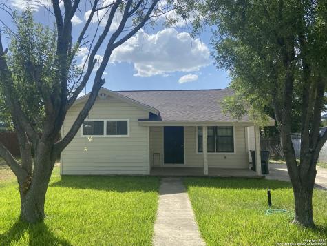 506 S 5th Carrizo Springs TX 78834