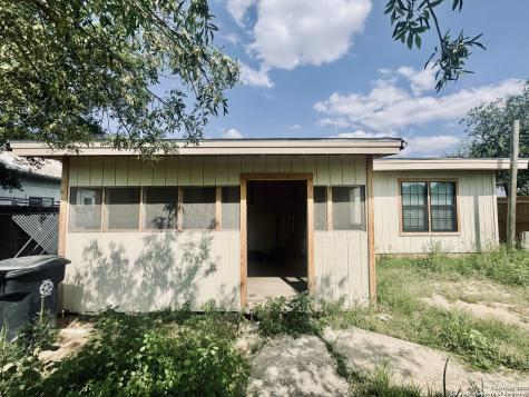506 S 5th Carrizo Springs TX 78834
